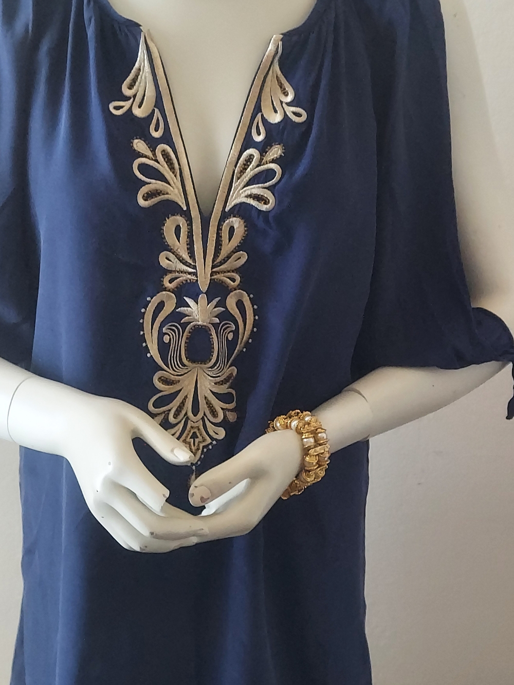 Lilly Pulitzer Navy Tunic with Cream Embroidered Neckline - Picture 4 of 9